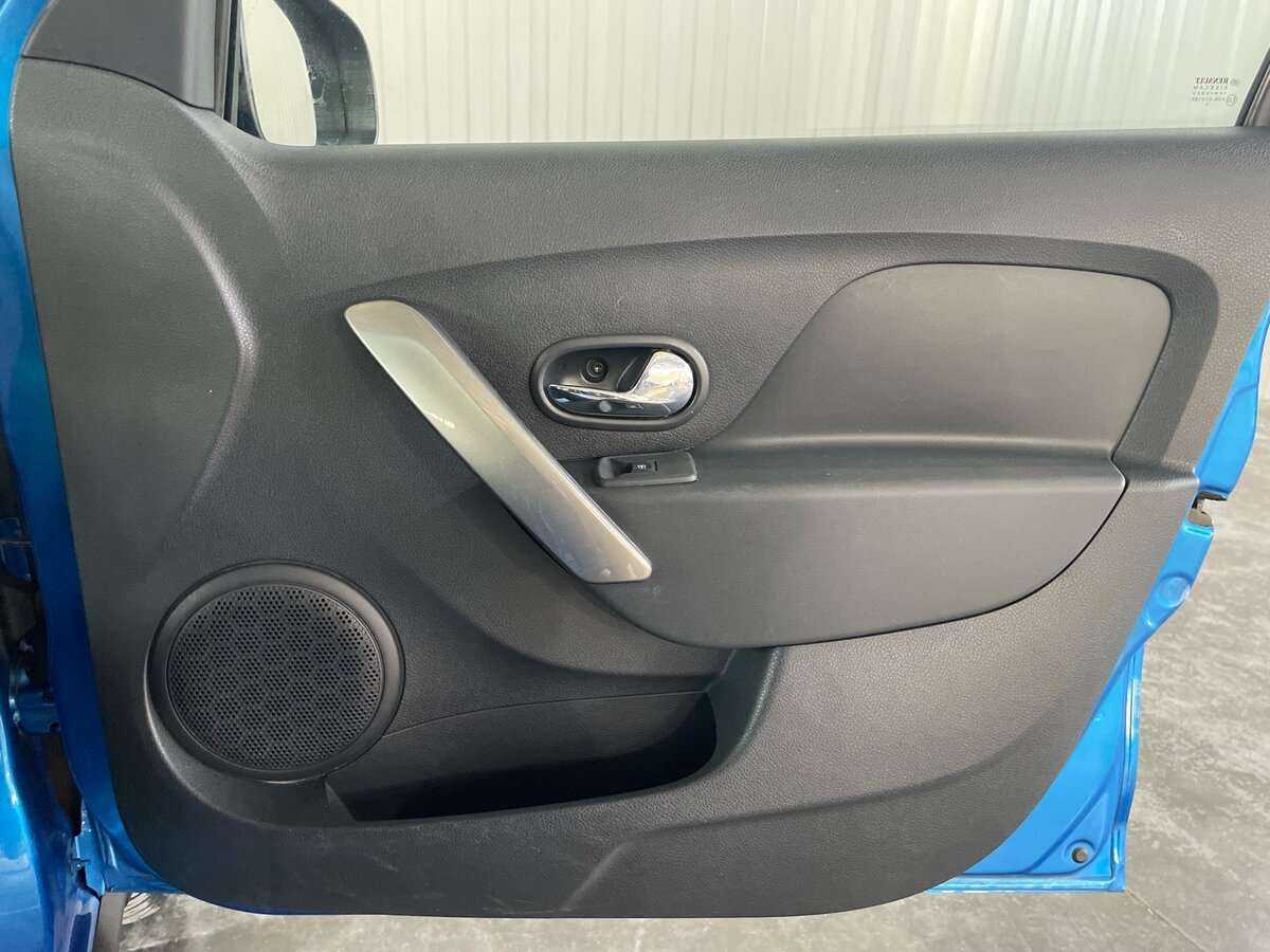 Б/У Рено Сандеро 2018 года. Фото: #17