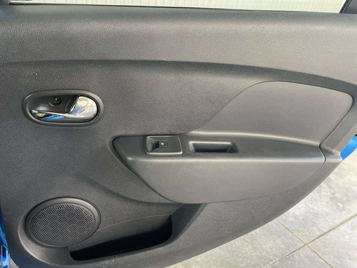 Б/У Рено Сандеро 2018 года. Фото: #18