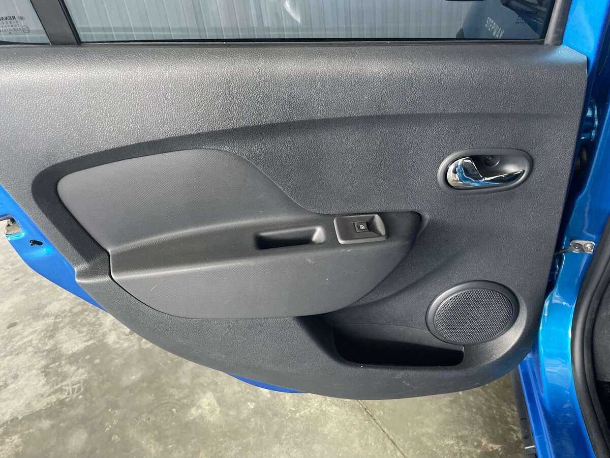 Б/У Рено Сандеро 2018 года. Фото: #15