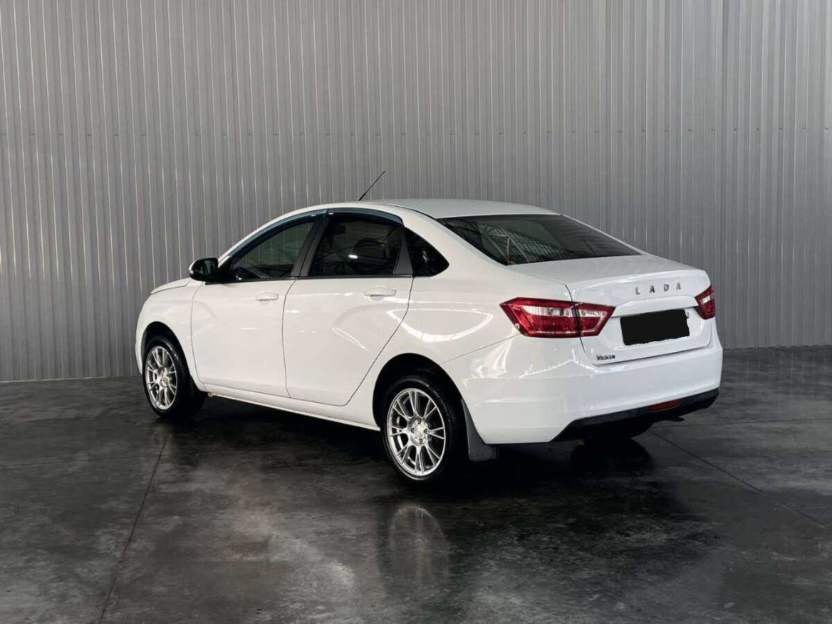 Б/У Лада (ВАЗ) Веста 2017 года. Фото: #6