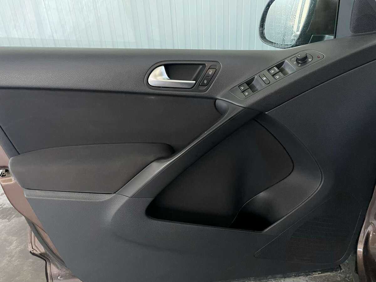 Б/У Фольксваген Тигуан 2014 года. Фото: #17