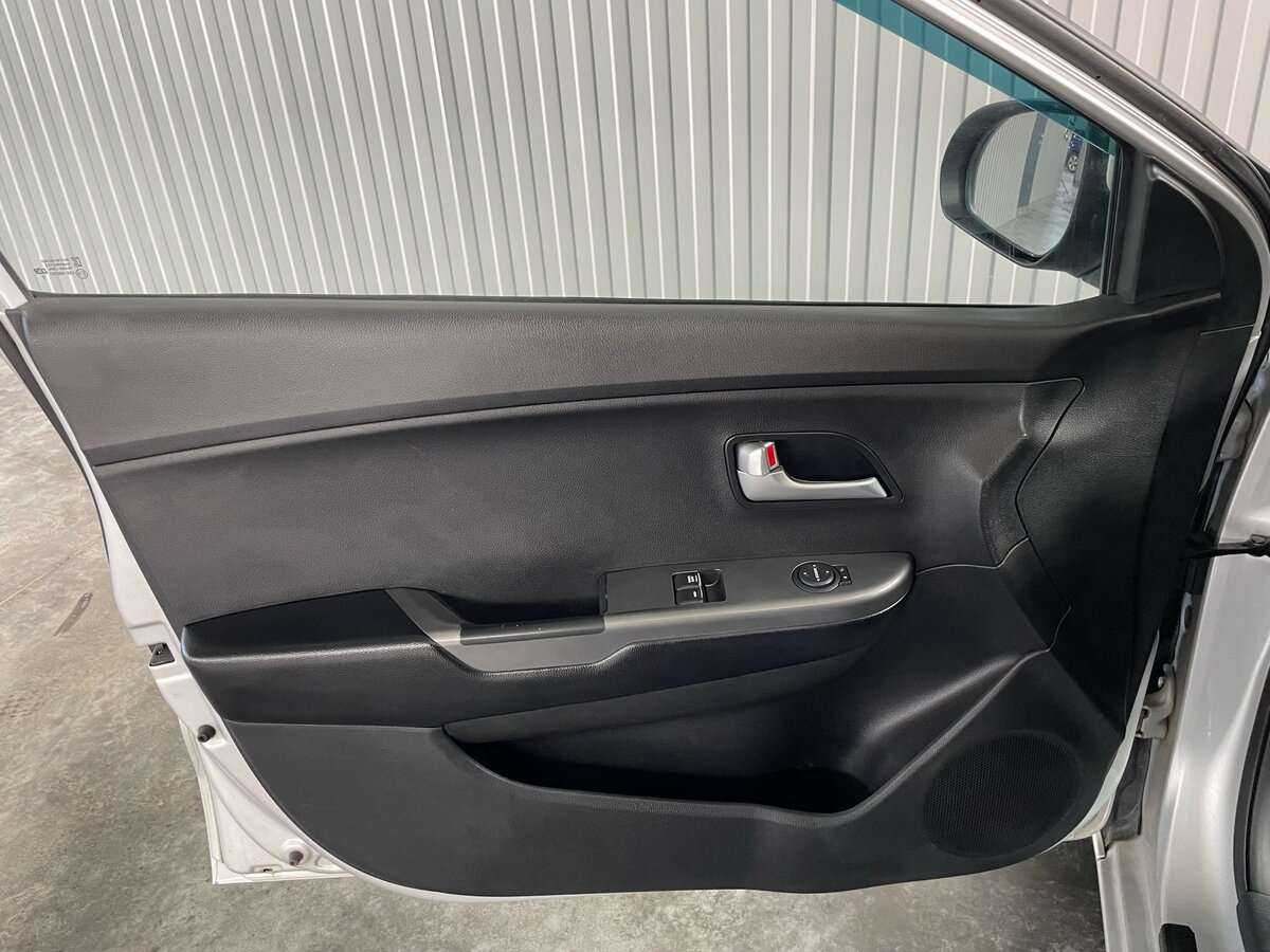 Б/У Киа Рио 2017 года. Фото: #16