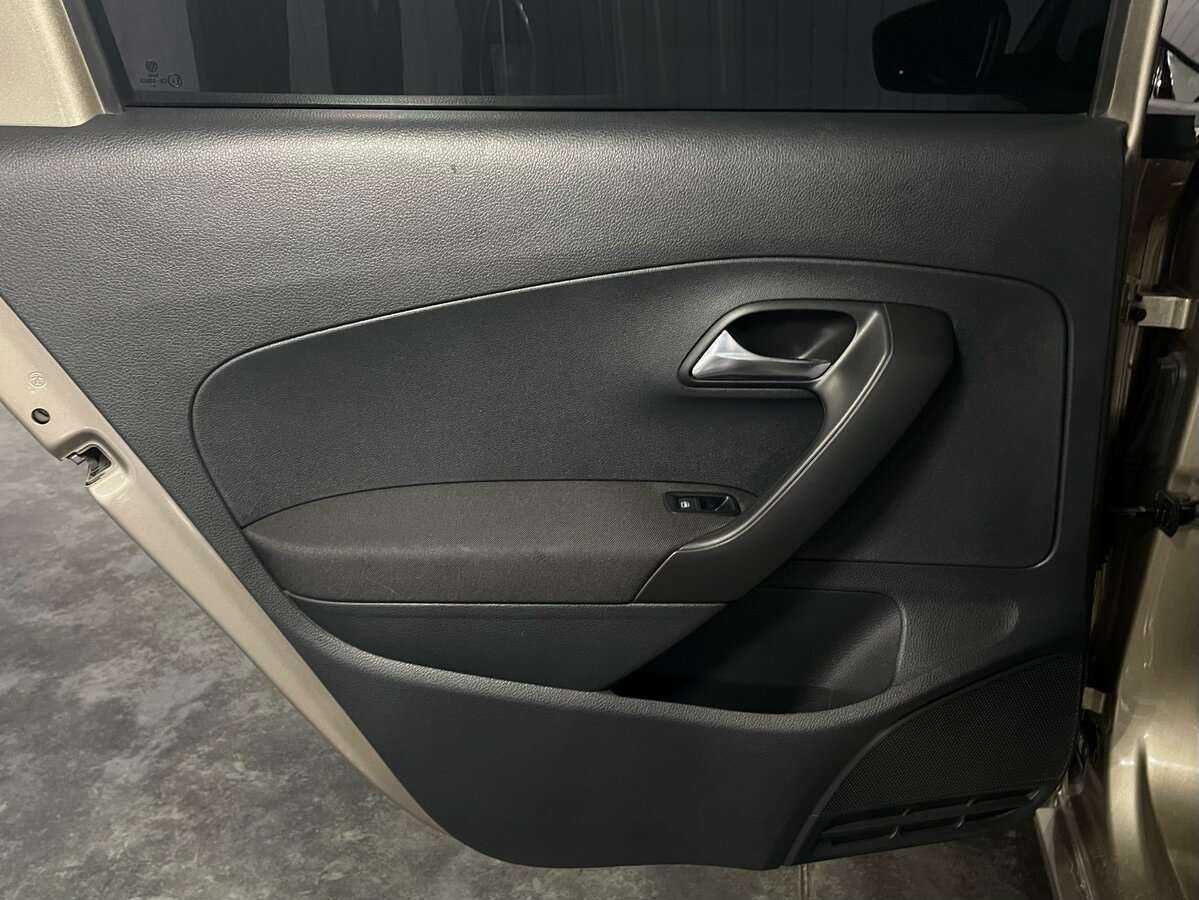 Б/У Фольксваген Поло 2017 года. Фото: #19