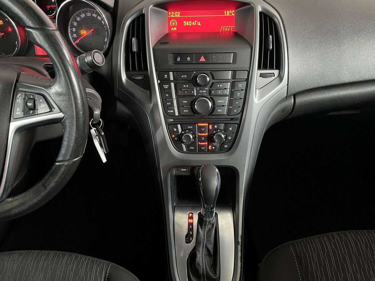 Б/У Опель Астра 2013 года. Фото: #10