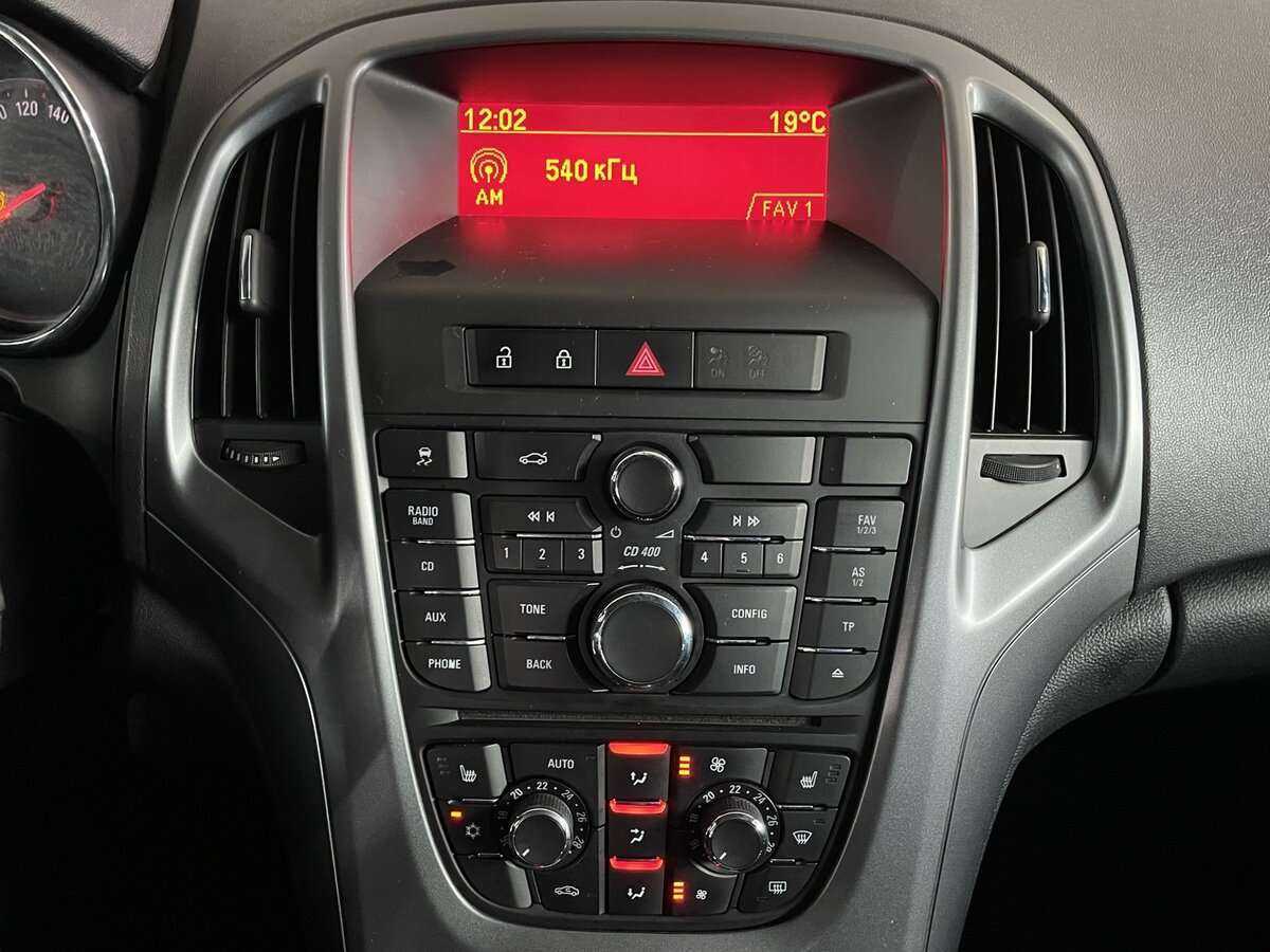 Б/У Опель Астра 2013 года. Фото: #11