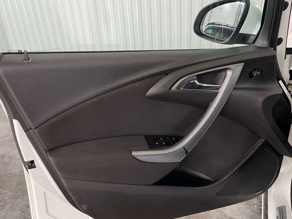 Б/У Опель Астра 2013 года. Фото: #16