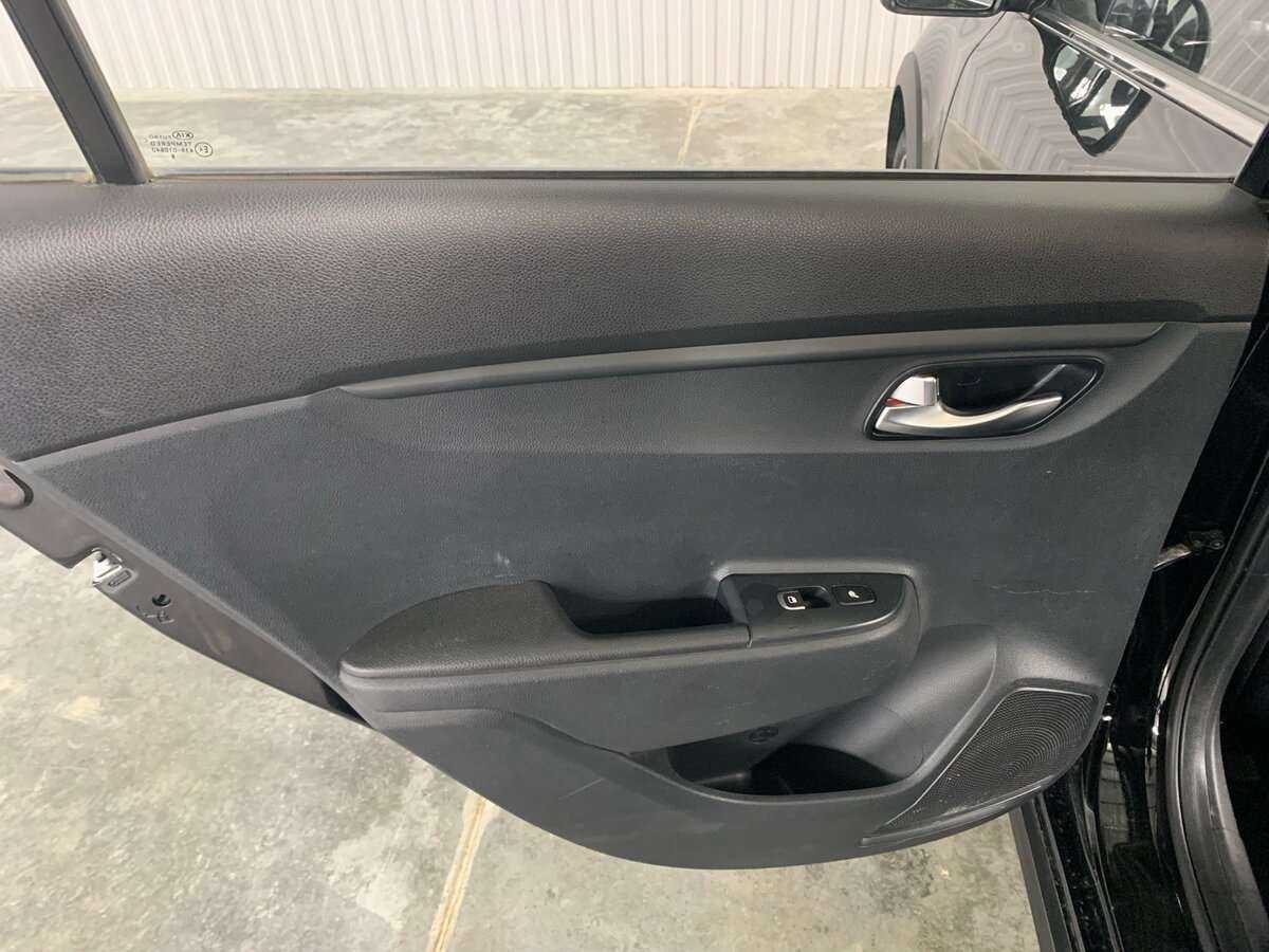 Б/У Киа Рио 2018 года. Фото: #17