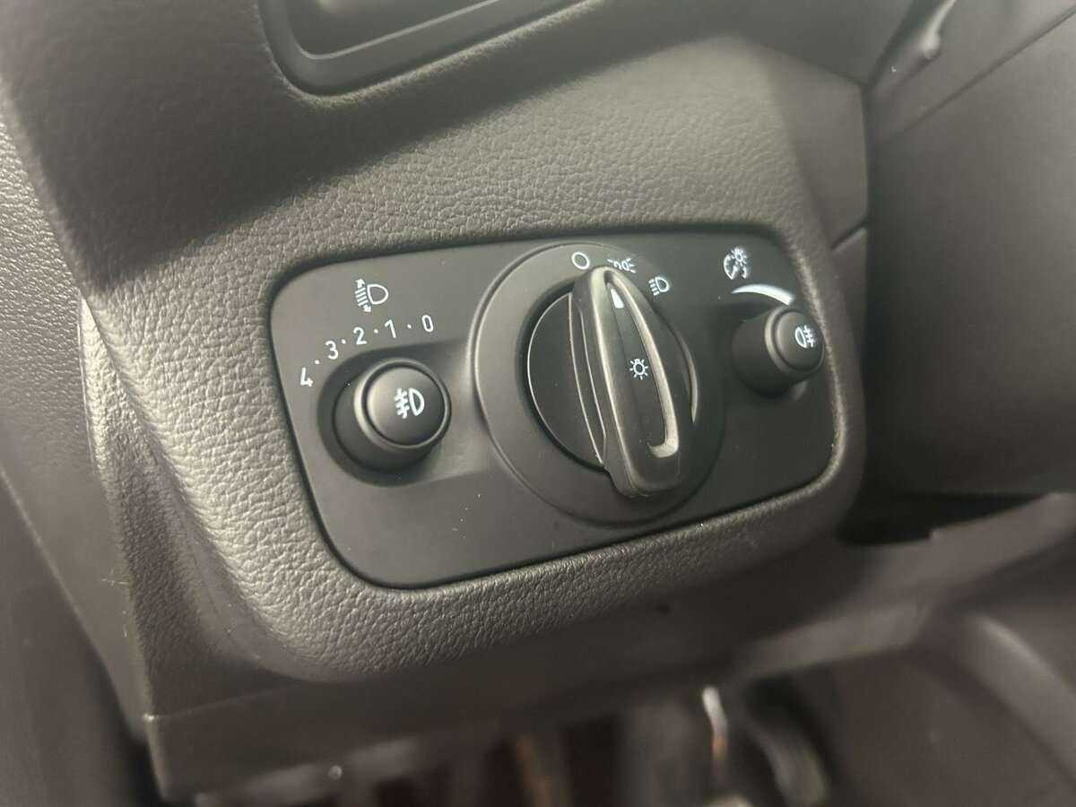 Б/У Форд Куга 2015 года. Фото: #8