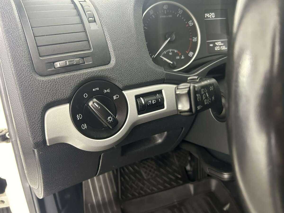 Б/У Шкода Октавия 2012 года. Фото: #8