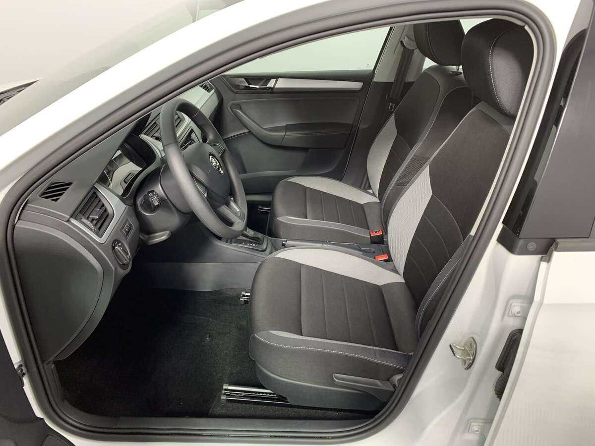 Б/У Шкода Рапид 2019 года. Фото: #13