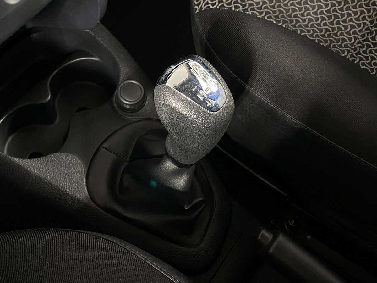 Б/У Рено Сандеро 2015 года. Фото: #14