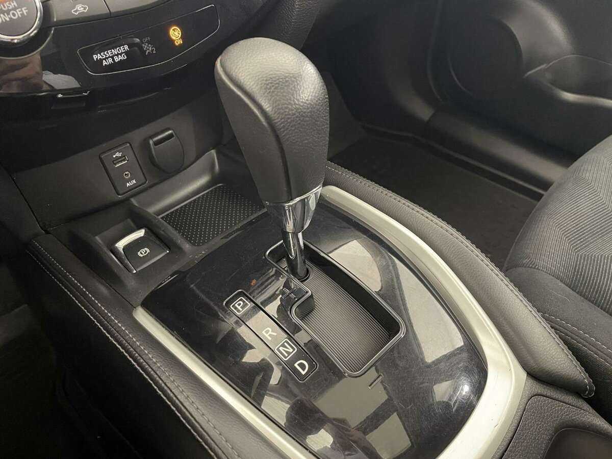 Б/У Ниссан Икс-Трейл 2015 года. Фото: #12