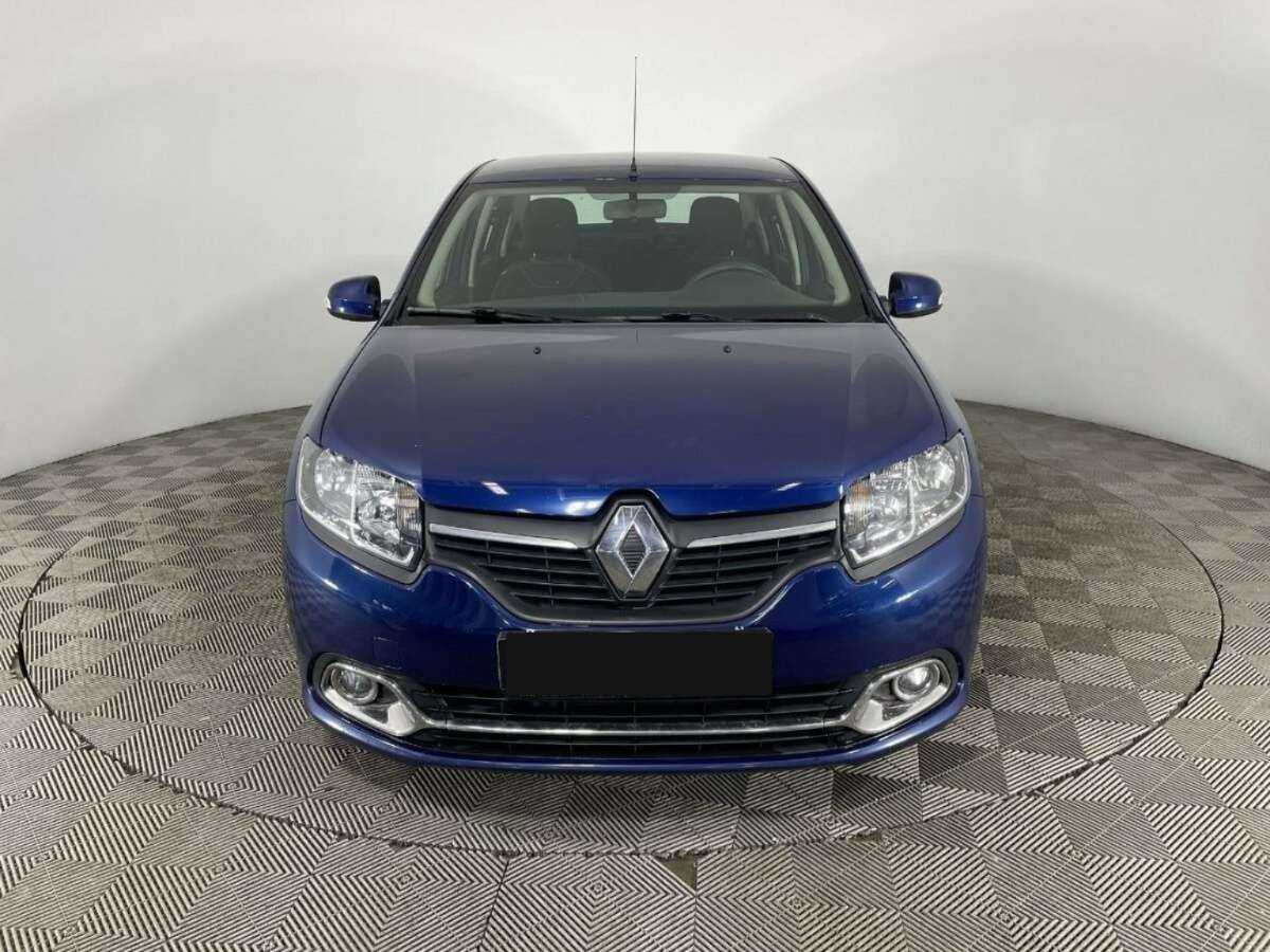 Б/У Рено Логан 2016 года. Фото: #1