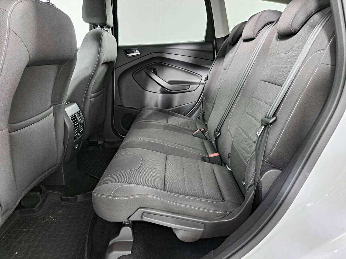 Б/У Форд Куга 2015 года. Фото: #9