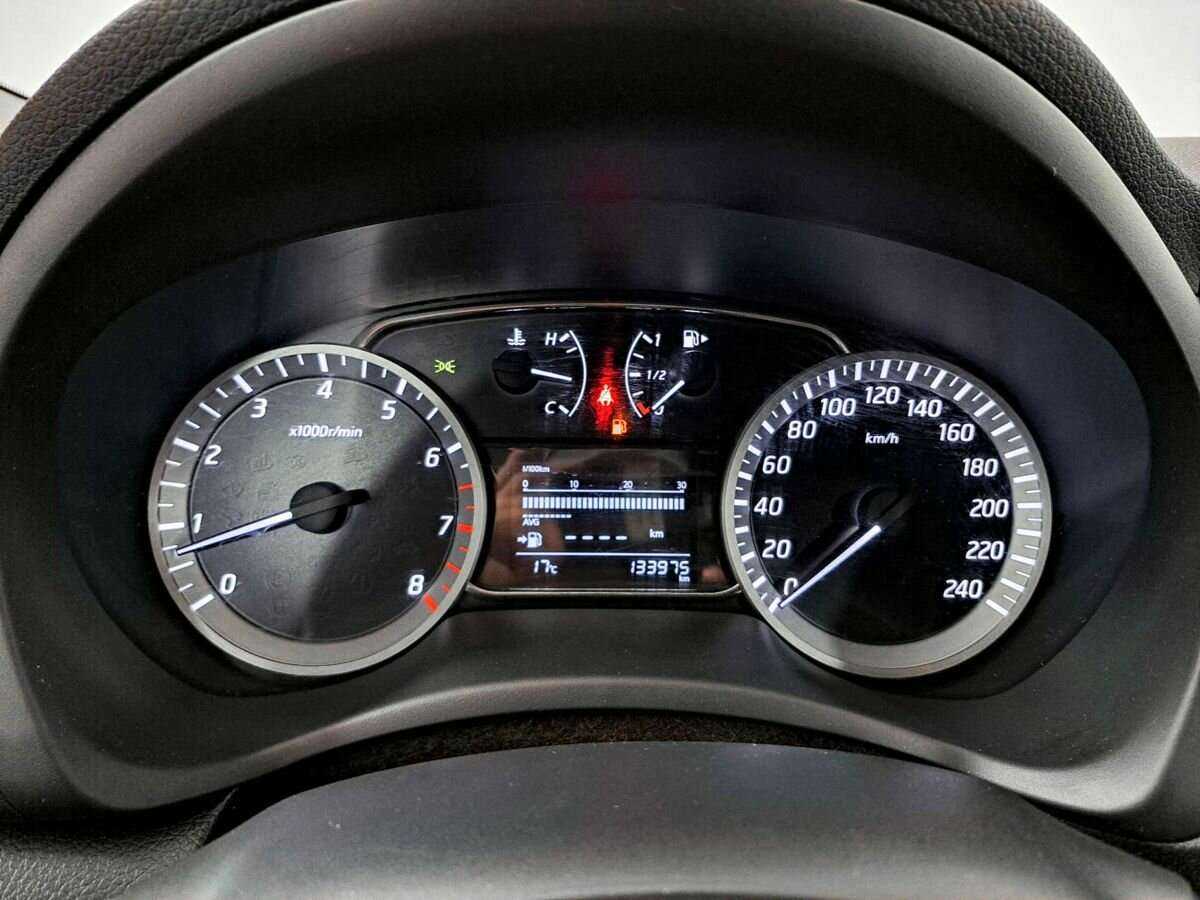 Б/У Ниссан Тиида 2015 года. Фото: #10