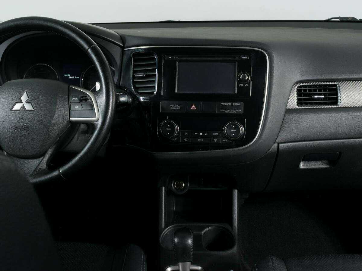 Б/У Митсубиши Оутлэндер 2012 года. Фото: #9