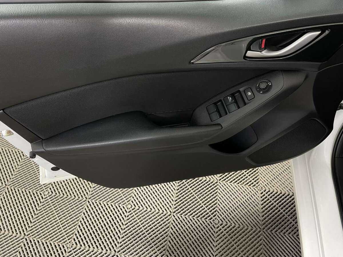 Б/У Мазда 3 2014 года. Фото: #7