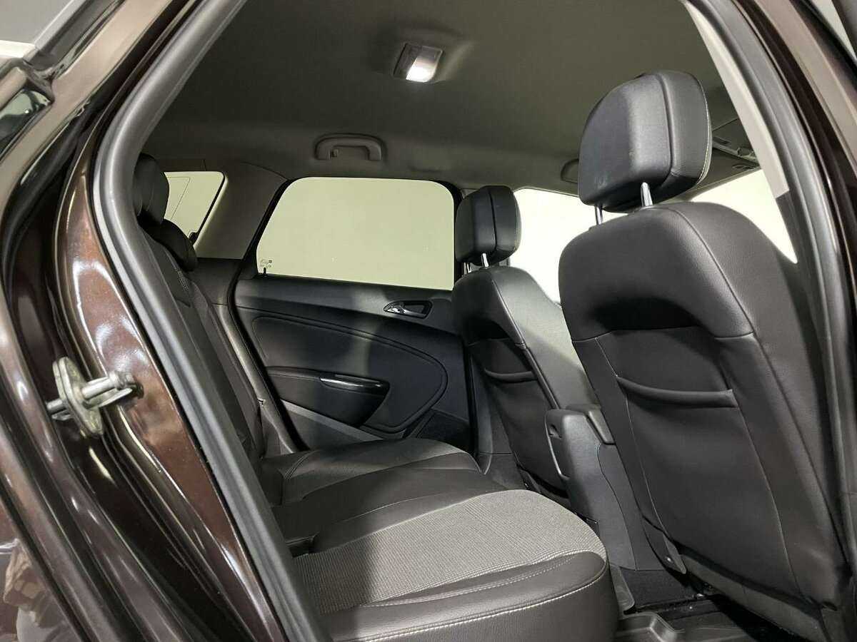 Б/У Опель Астра 2012 года. Фото: #15