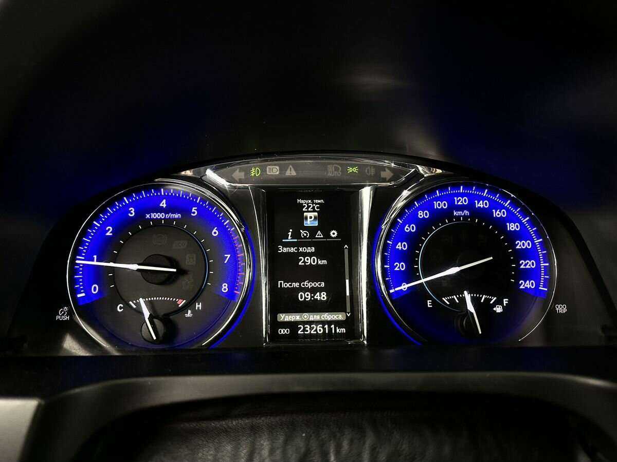 Б/У Тойота Камри 2016 года. Фото: #10