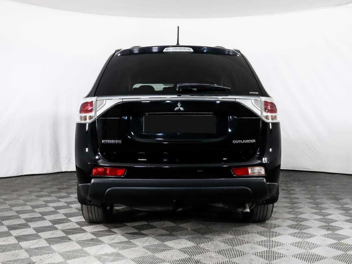 Б/У Митсубиши Оутлэндер 2013 года. Фото: #5