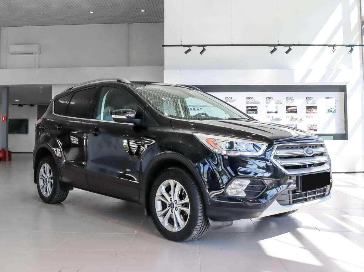 Б/У Форд Куга 2016 года. Фото: #2