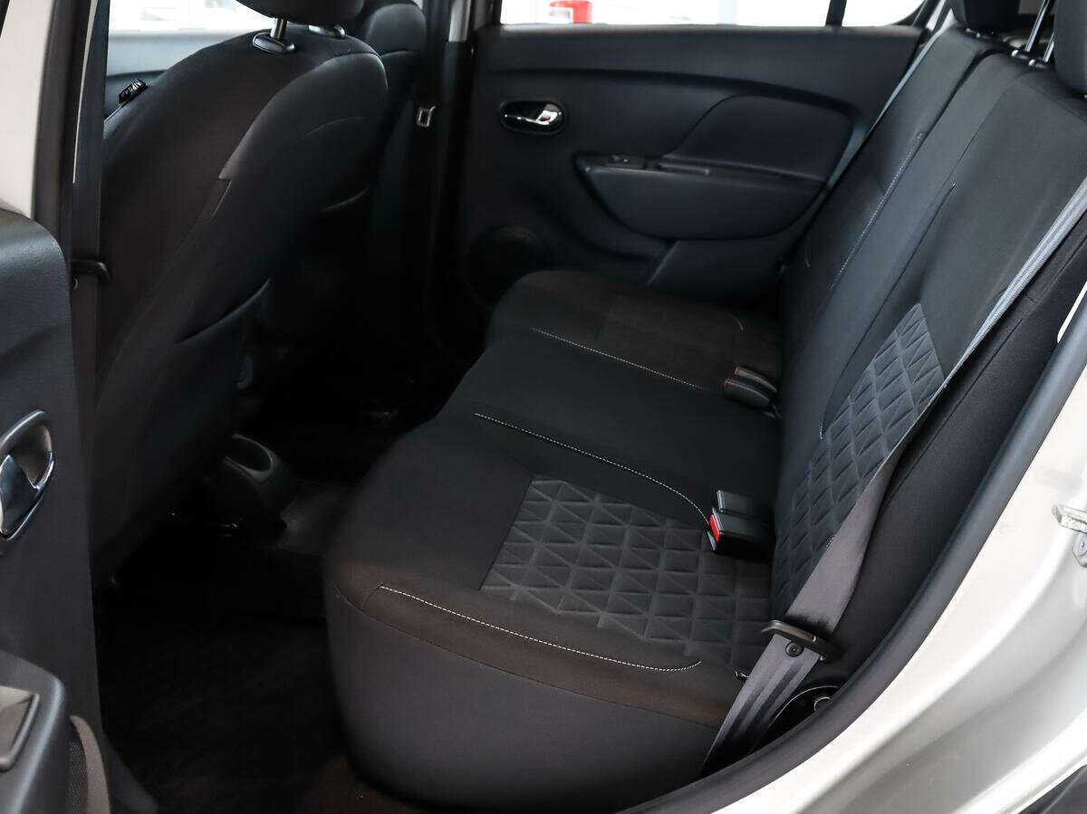 Б/У Рено Сандеро 2017 года. Фото: #9