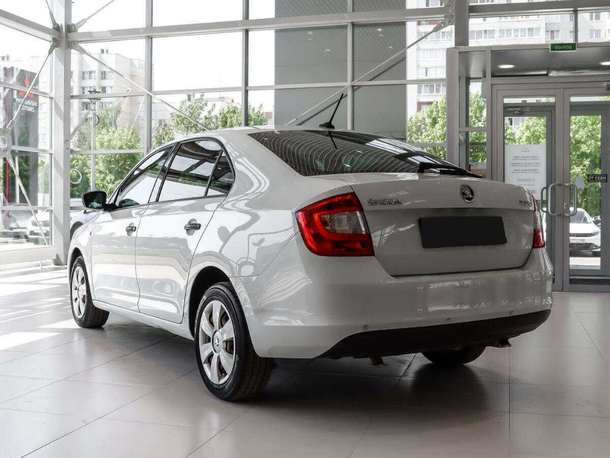 Б/У Шкода Рапид 2016 года. Фото: #3