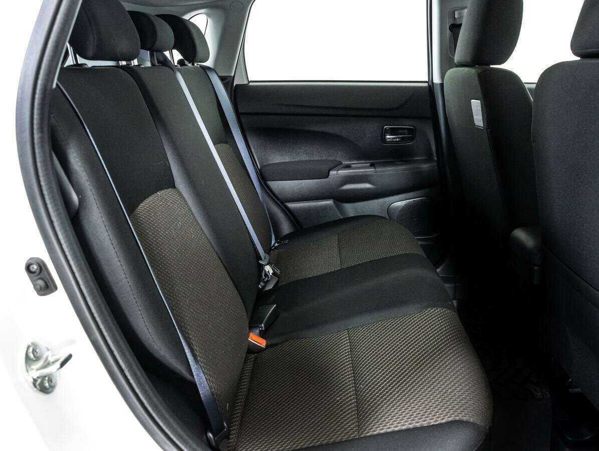 Б/У Митсубиши АС-Икс 2018 года. Фото: #7