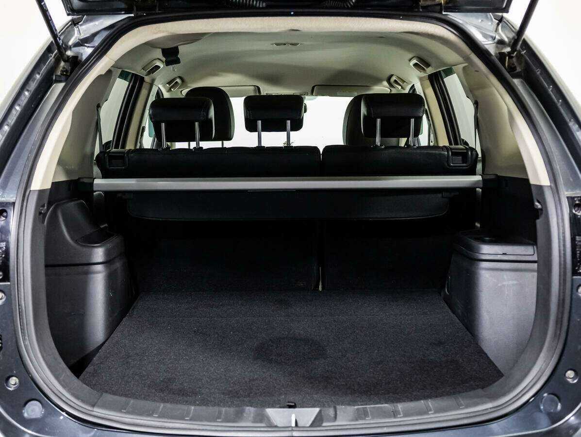 Б/У Митсубиши Оутлэндер 2013 года. Фото: #17