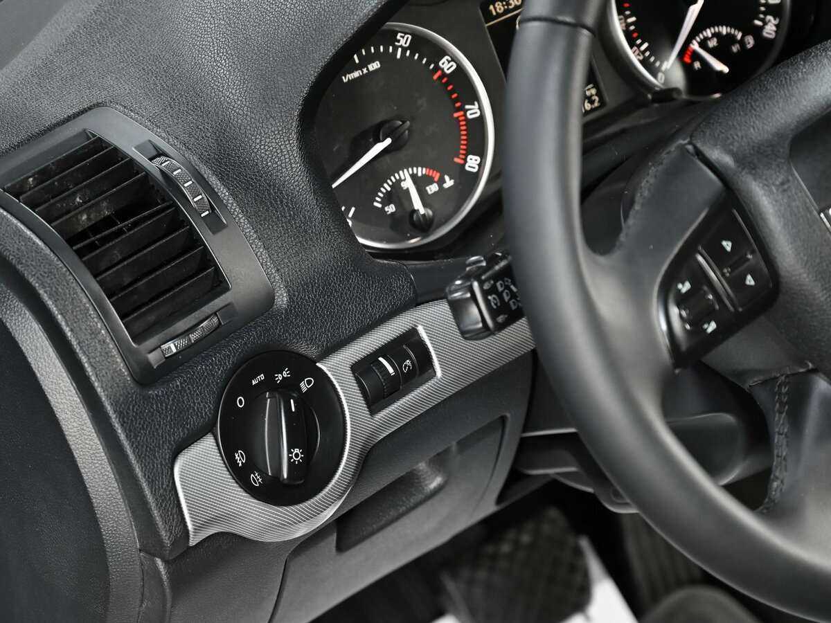 Б/У Шкода Октавия 2012 года. Фото: #7