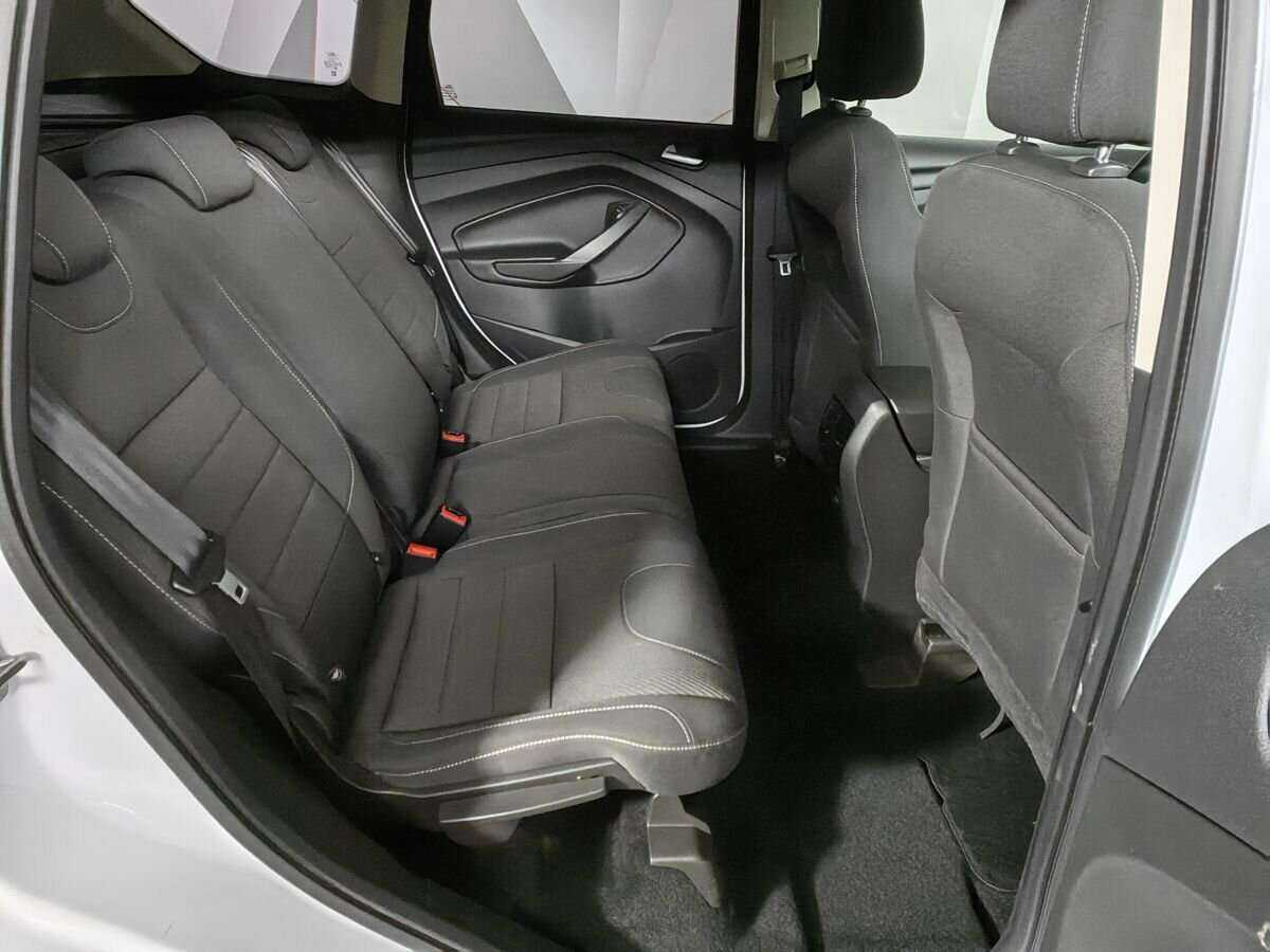 Б/У Форд Куга 2015 года. Фото: #10