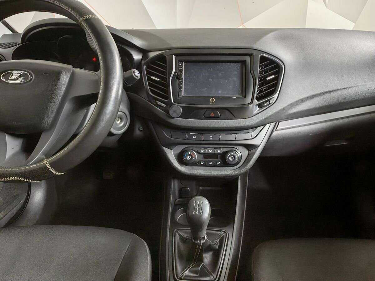 Б/У Лада (ВАЗ) Веста 2017 года. Фото: #10