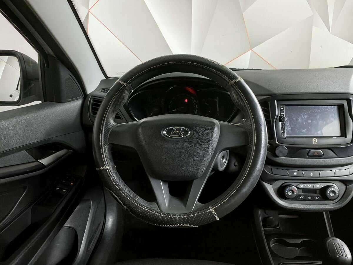 Б/У Лада (ВАЗ) Веста 2017 года. Фото: #14