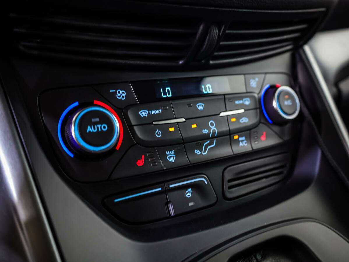 Б/У Форд Куга 2017 года. Фото: #12