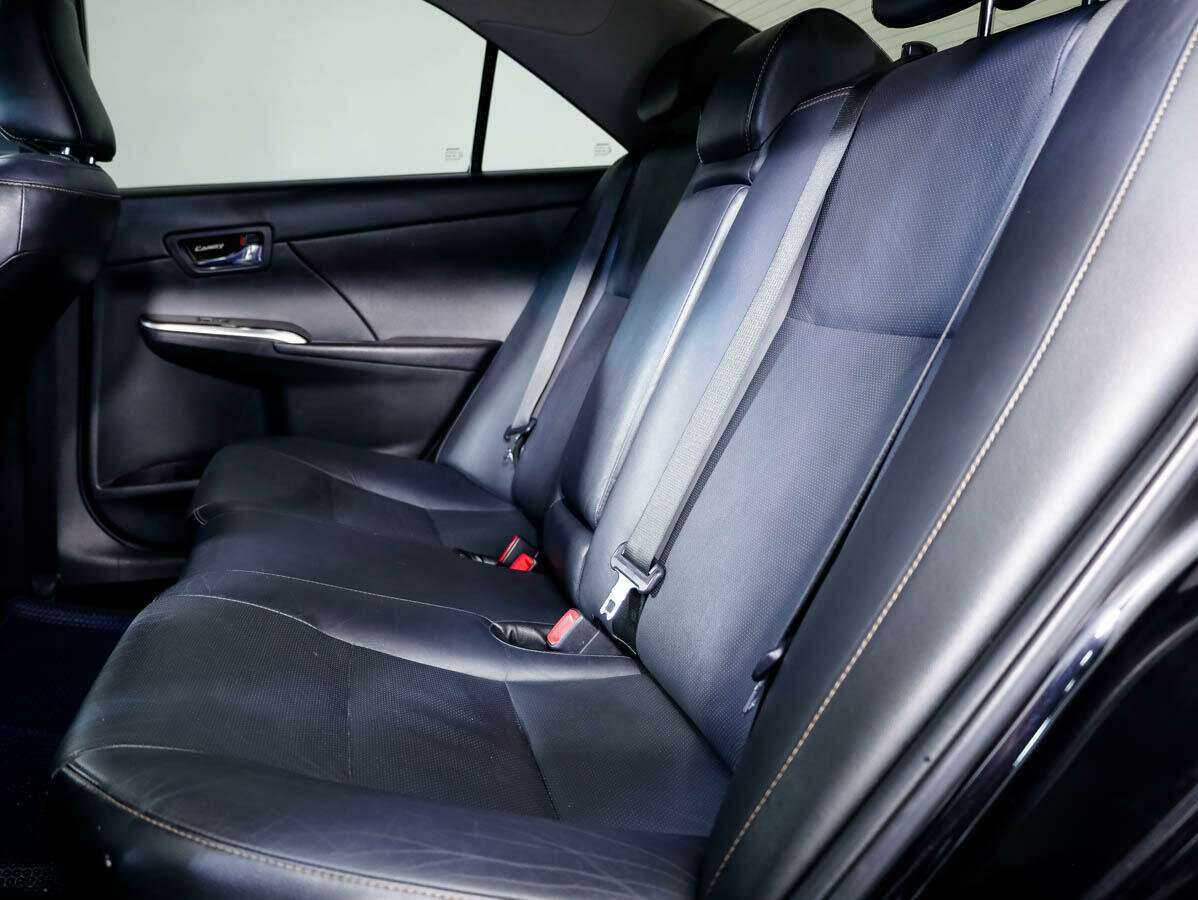 Б/У Тойота Камри 2016 года. Фото: #11