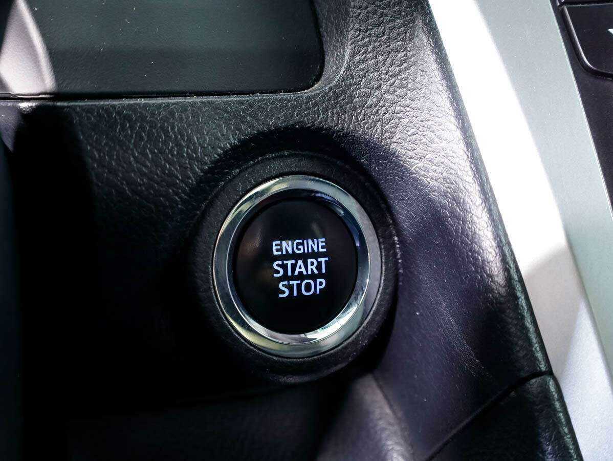 Б/У Тойота Камри 2016 года. Фото: #17