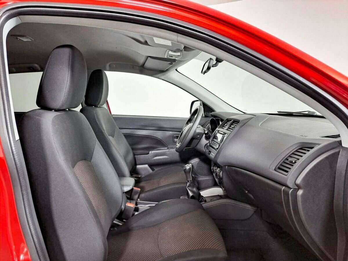 Б/У Митсубиши АС-Икс 2019 года. Фото: #9