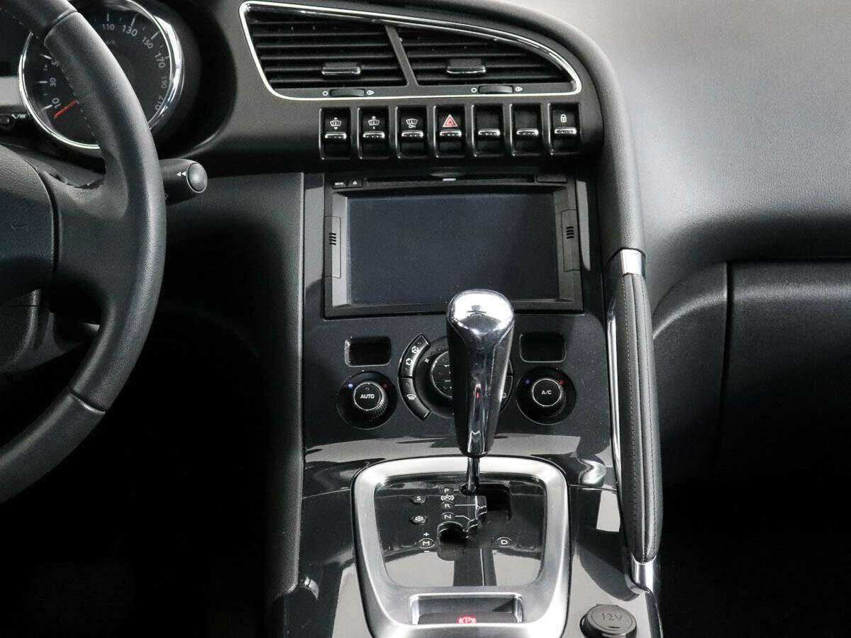 Б/У Пежо 3008 2014 года. Фото: #11