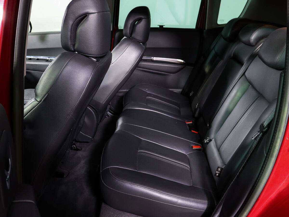 Б/У Пежо 3008 2012 года. Фото: #7