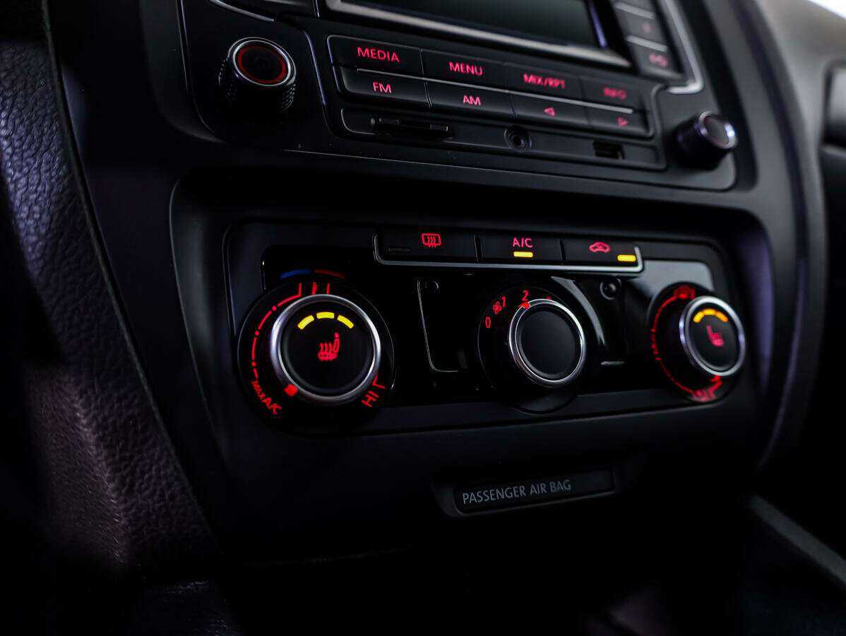 Б/У Фольксваген Джетта 2014 года. Фото: #12