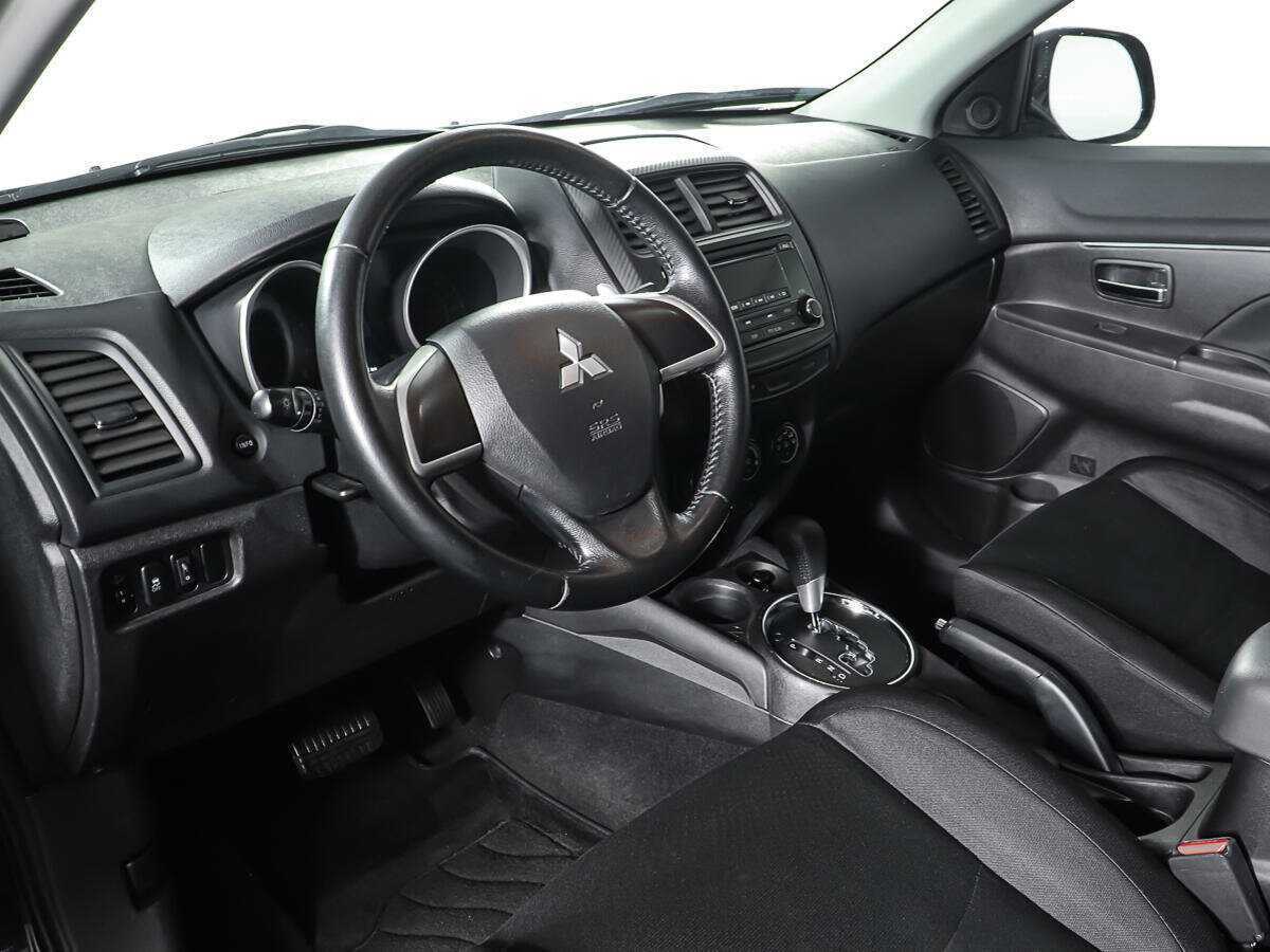 Б/У Митсубиши АС-Икс 2014 года. Фото: #10