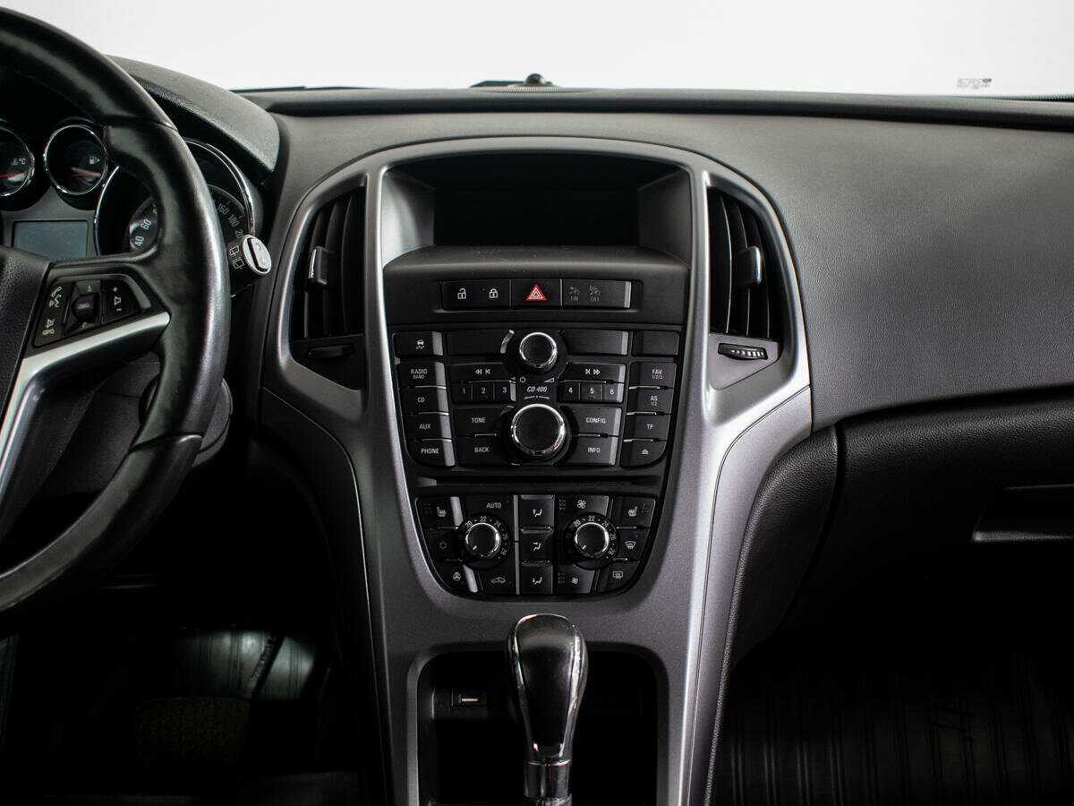 Б/У Опель Астра 2013 года. Фото: #9