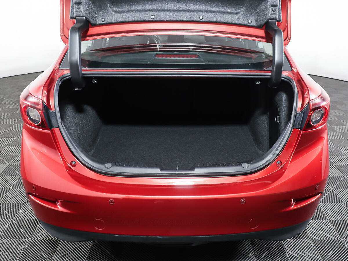 Б/У Мазда 3 2018 года. Фото: #9