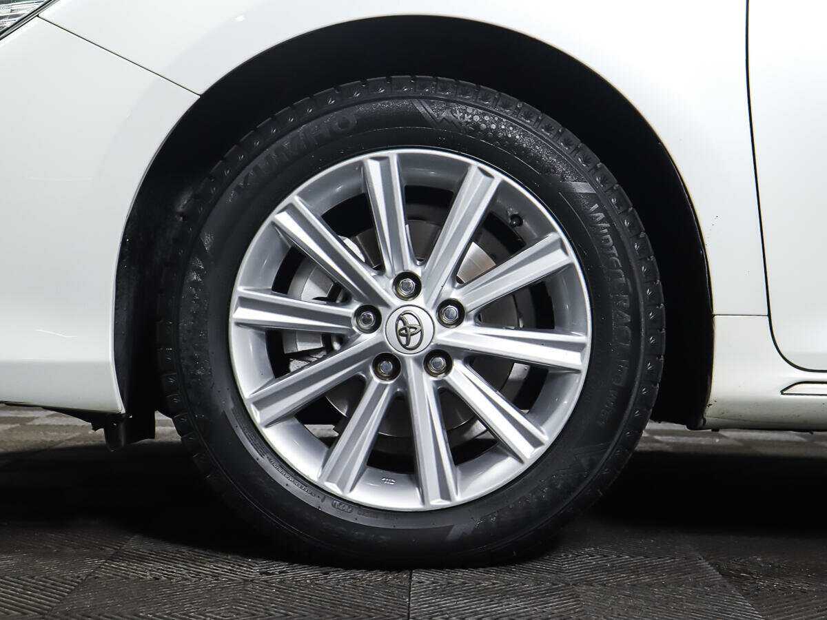 Б/У Тойота Камри 2014 года. Фото: #23