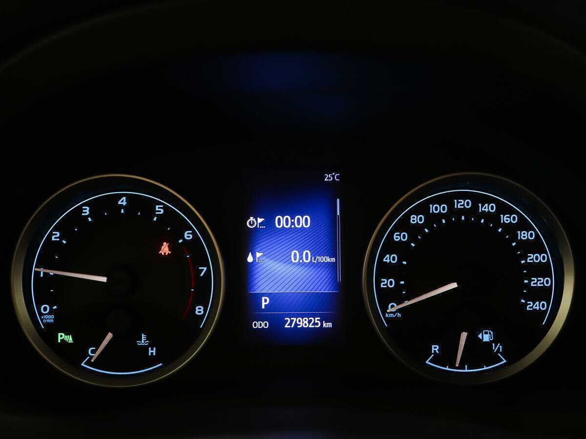 Б/У Тойота Королла 2017 года. Фото: #11