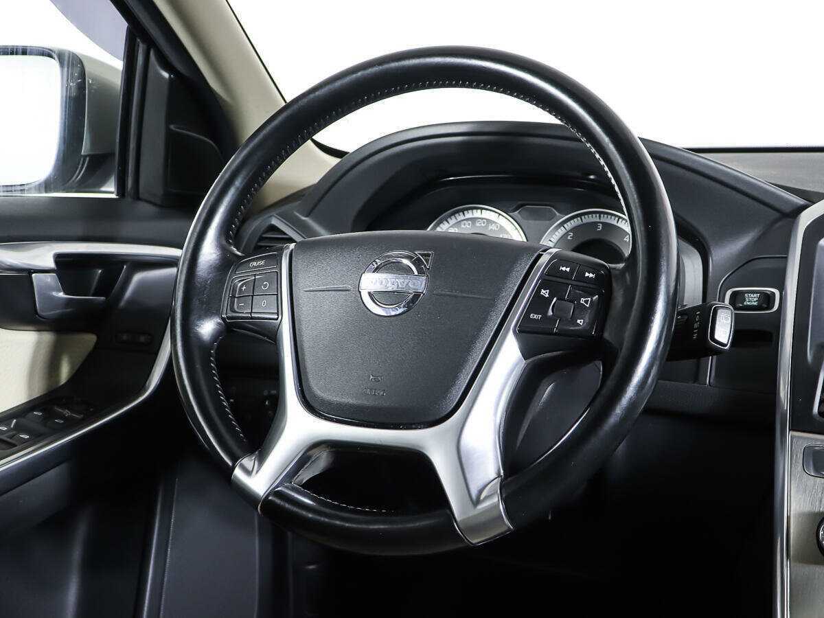 Б/У Вольво ИксЦ60 2012 года. Фото: #16