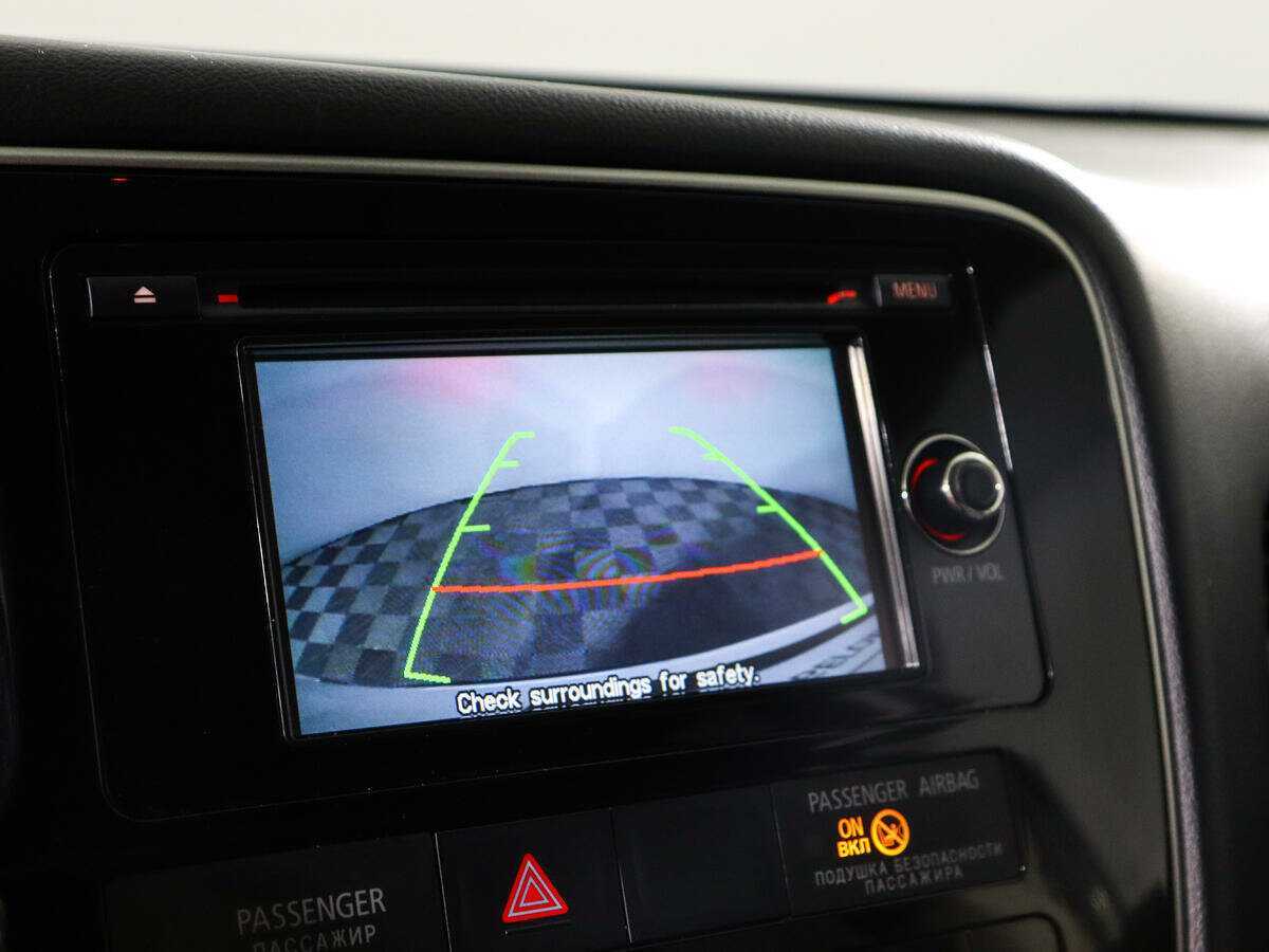 Б/У Митсубиши Оутлэндер 2016 года. Фото: #13