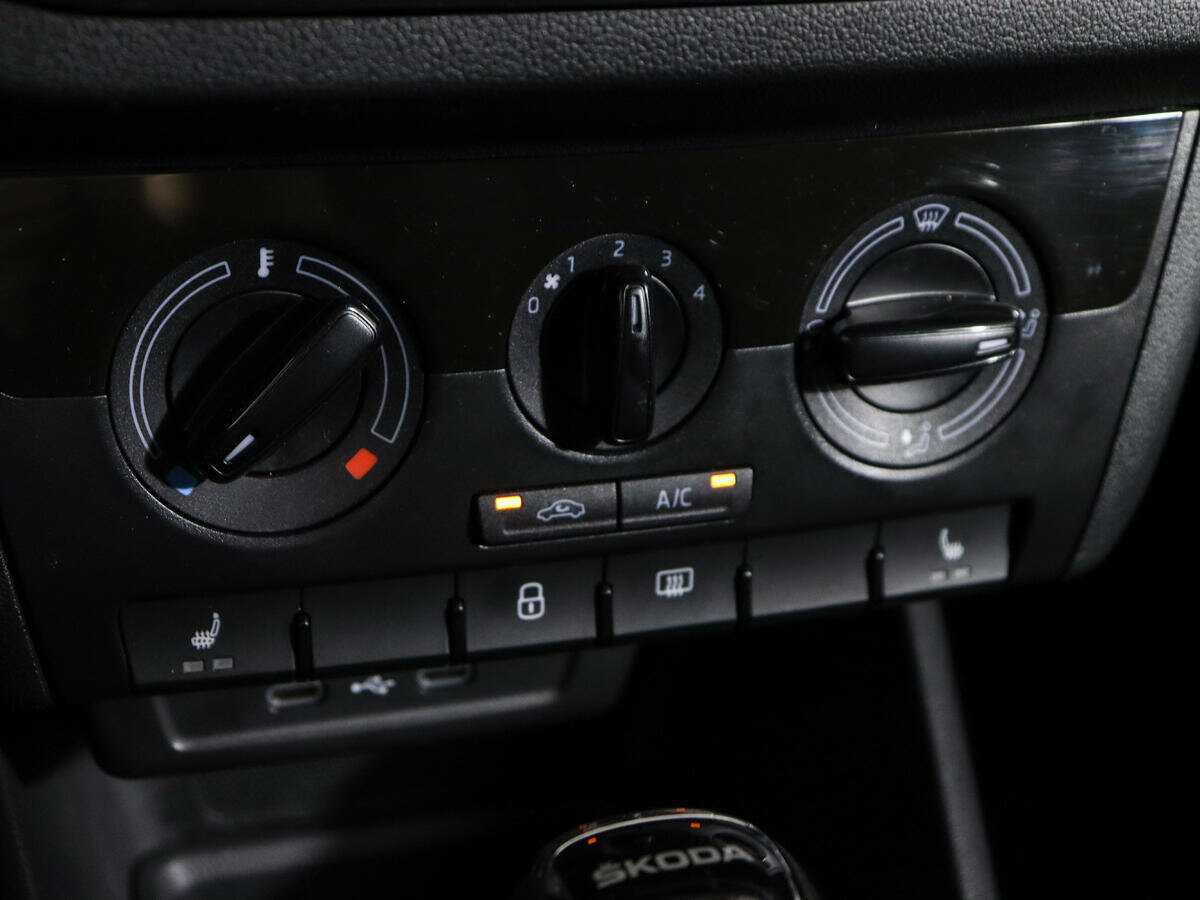 Б/У Шкода Рапид 2021 года. Фото: #17