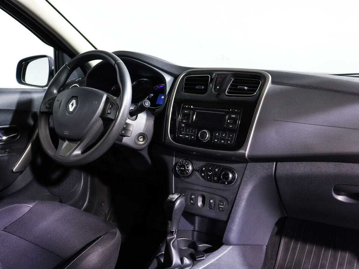 Б/У Рено Сандеро 2016 года. Фото: #8