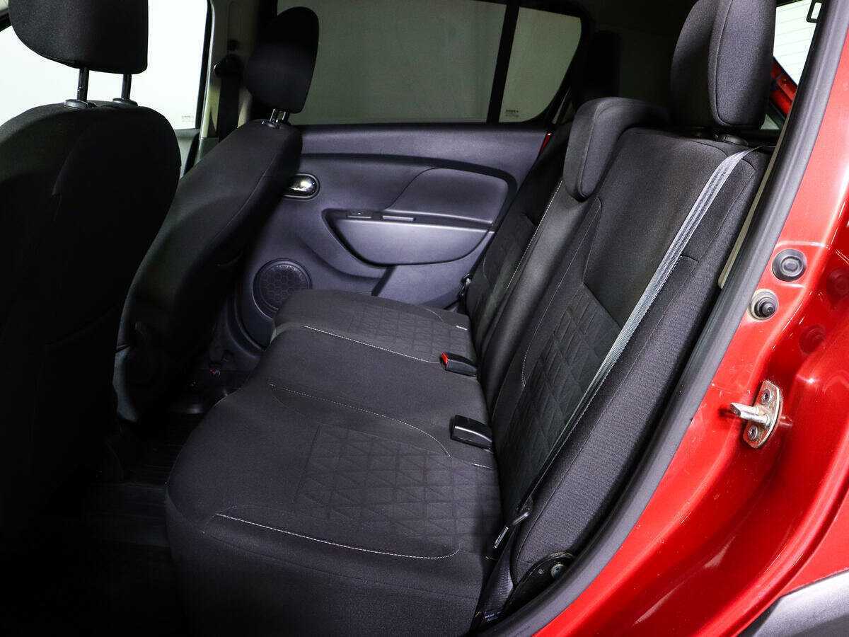 Б/У Рено Сандеро 2016 года. Фото: #9